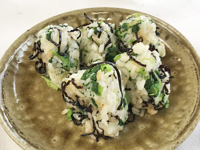 菜花と塩昆布のおにぎり